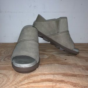 NWOT SOREL open toe wedges